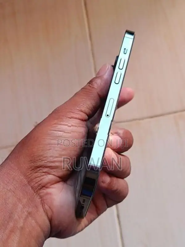 Apple iPhone 14 Pro 256GB (Used)