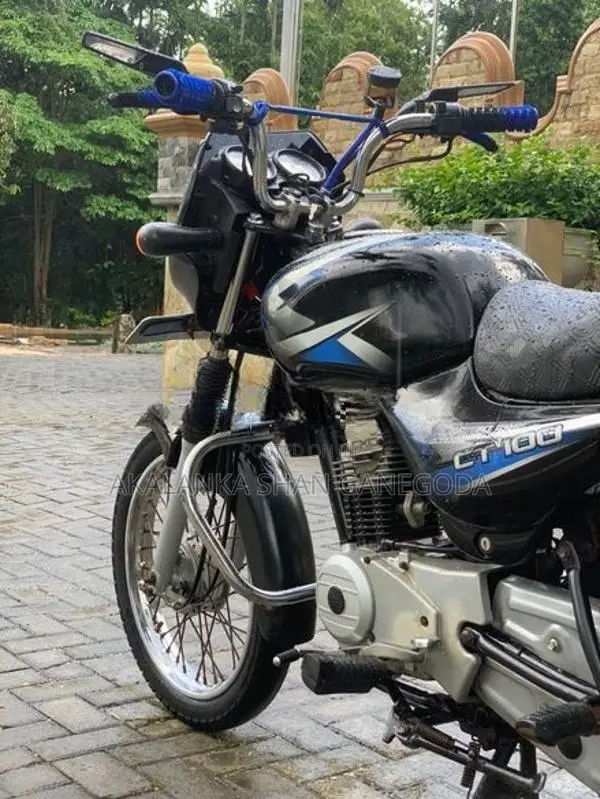 Bajaj CT100 2016