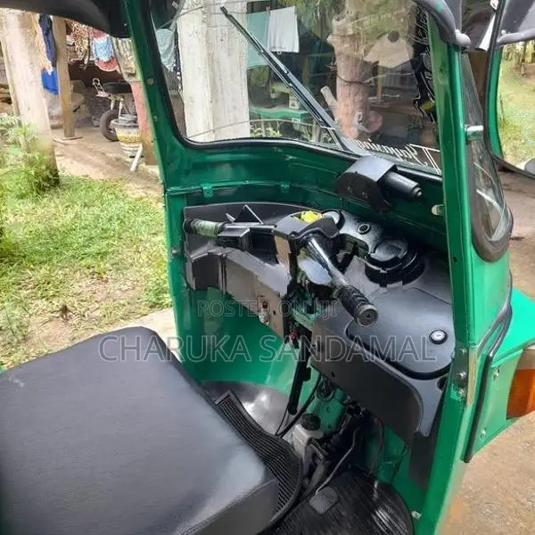 Bajaj RE 2012