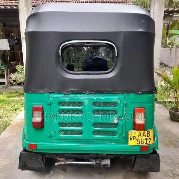Bajaj RE 2012