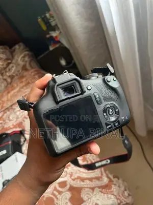 Canon EOS 1500D