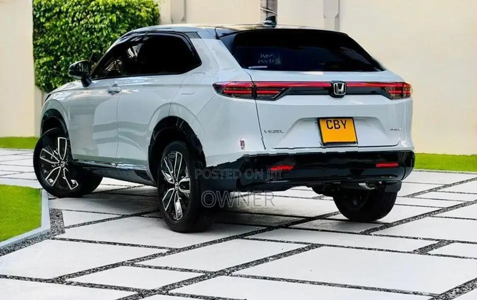 Honda Vezel Z Play Moonroof 10SP 2025