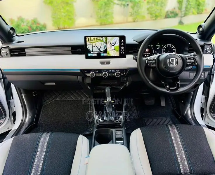 Honda Vezel Z Play Moonroof 10SP 2025