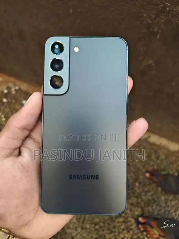 Samsung Galaxy S22 (Used)