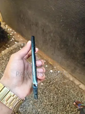 Samsung Galaxy S22 (Used)