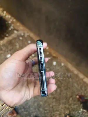 Samsung Galaxy S22 (Used)