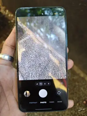 Samsung Galaxy S22 (Used)