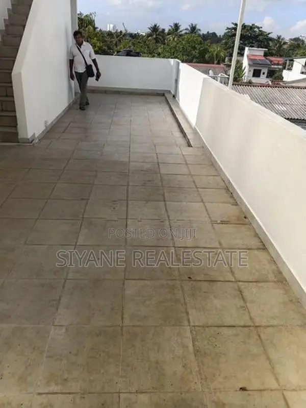 Luxury 3-Storey House For Sale In Nawala