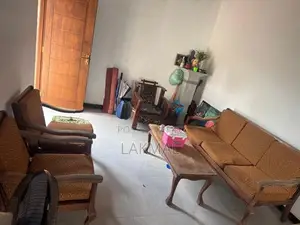 කෑම මේස සහ පුටු