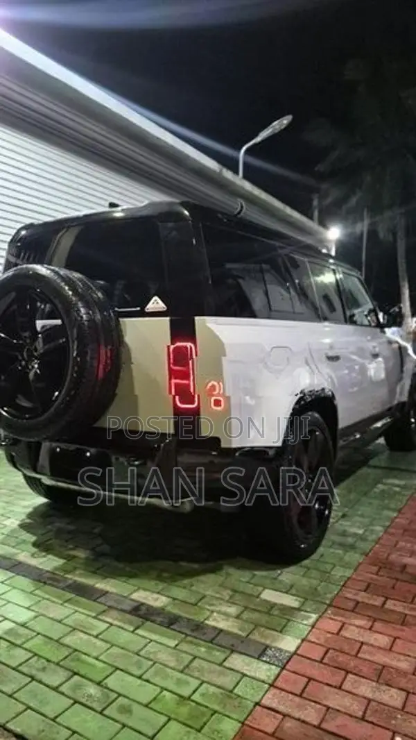 Land Rover Defender 110 X Dynamic SE 2025