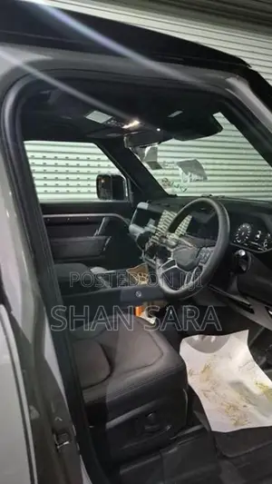 Land Rover Defender 110 X Dynamic SE 2025