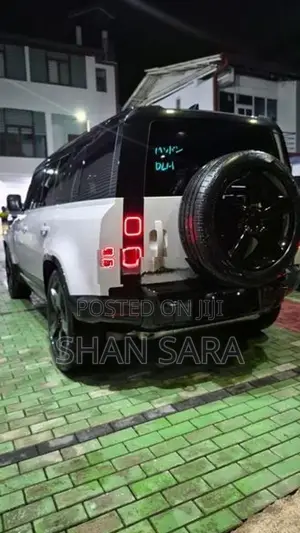 Land Rover Defender 110 X Dynamic SE 2025