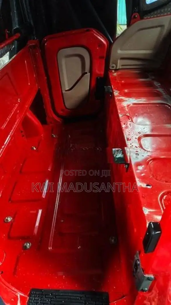 Bajaj RE 2025