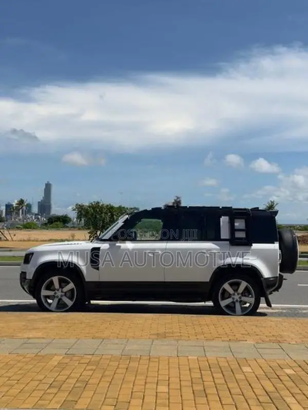 Land Rover Defender 110 P400e 2025