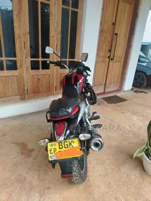 Bajaj V15 2016
