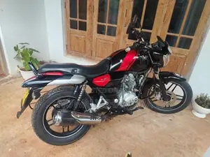 Bajaj V15 2016