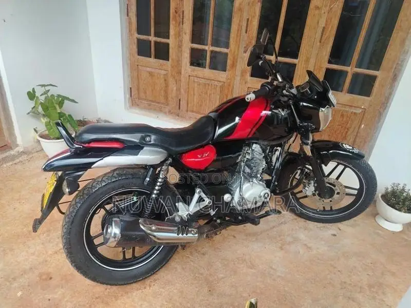 Bajaj V15 2016
