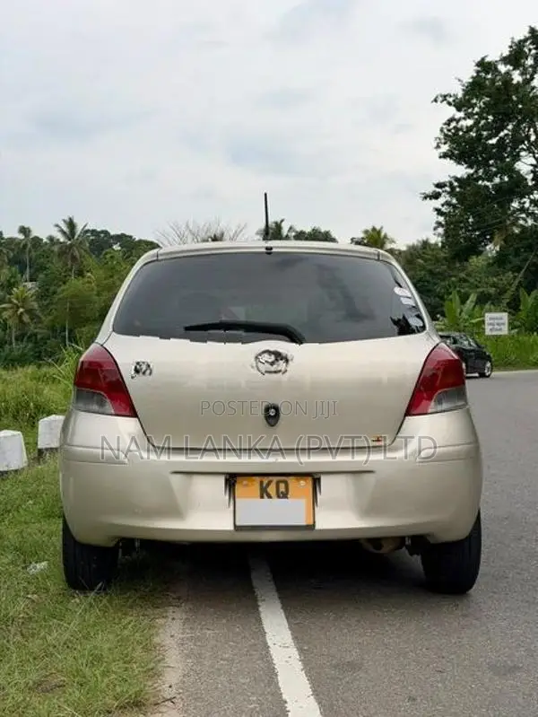 Toyota Vitz 6 speaker 2009
