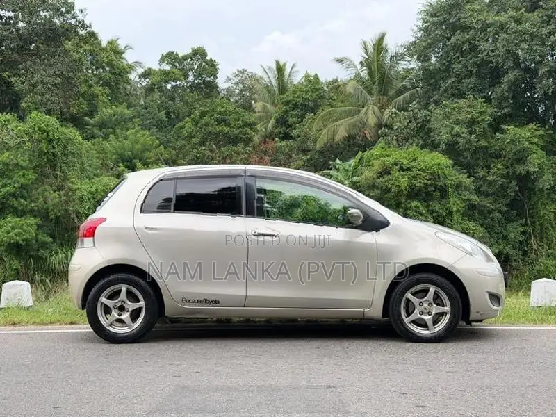 Toyota Vitz 6 speaker 2009