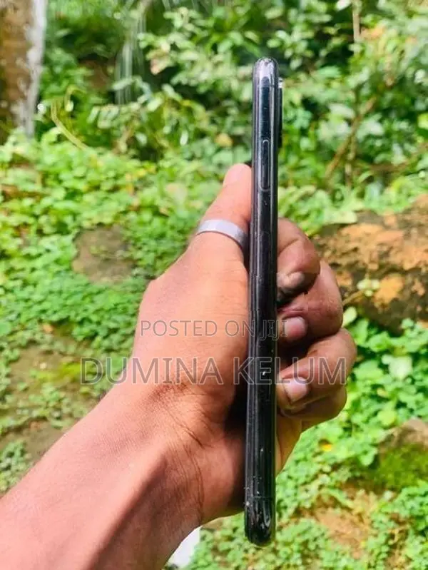 Apple iPhone XS Max (Used)