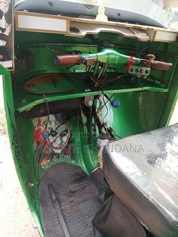 Bajaj RE 2003