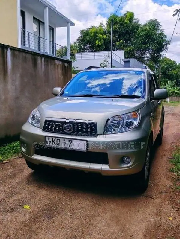Daihatsu Terios SX 2011