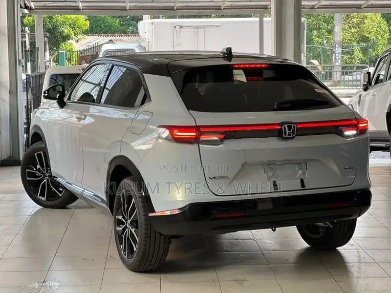 Honda Vezel Z Play MOON ROOF 2026