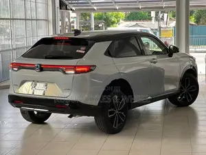 Honda Vezel Z Play MOON ROOF 2026