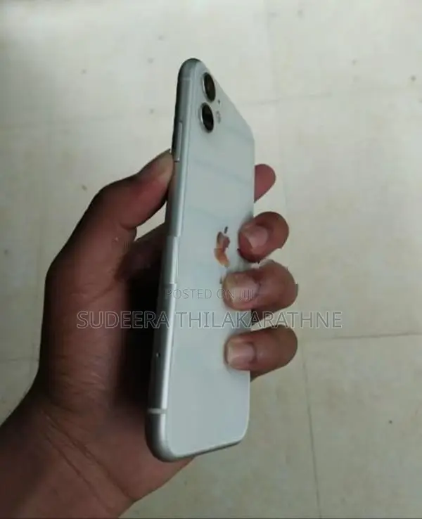 Apple iPhone 11 64GB (Used)