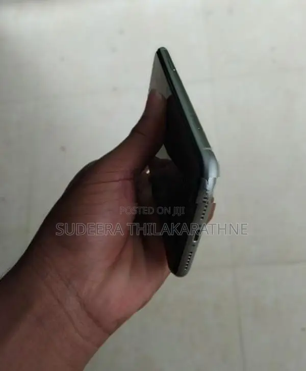 Apple iPhone 11 64GB (Used)