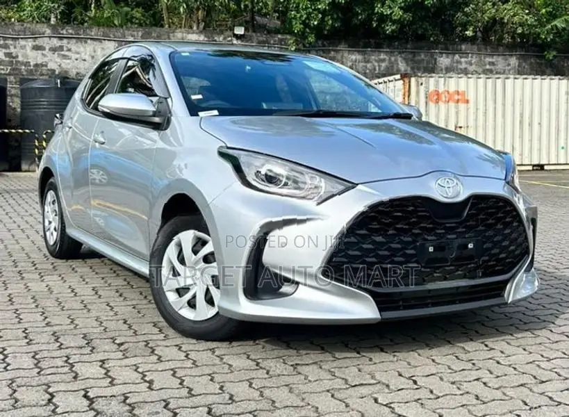 Toyota Yaris X SAFETY 2024