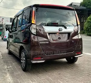 Toyota Roomy CUSTOM G 2025