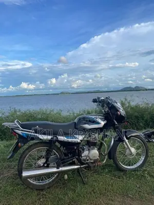 Bajaj CT100 2012