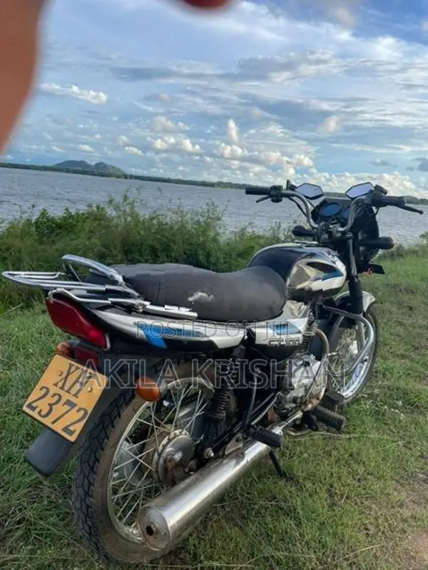 Bajaj CT100 2012