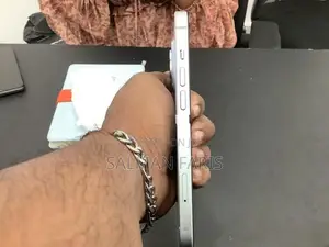 Apple iPhone 15 (Used)