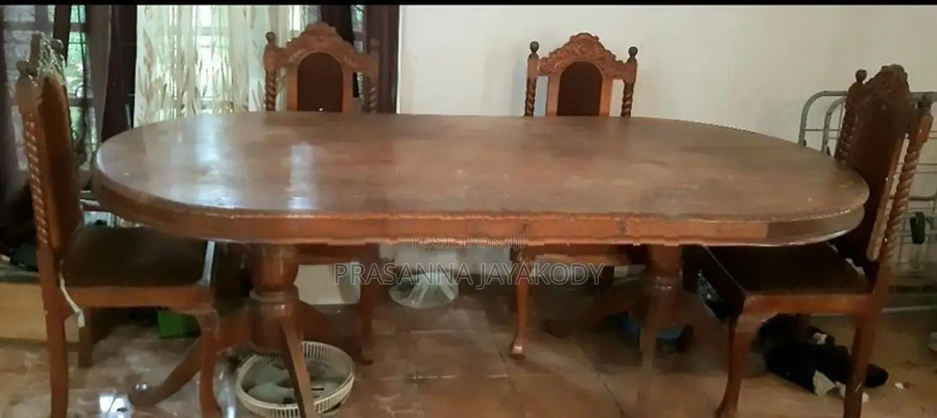 Dinning Table With Chairs