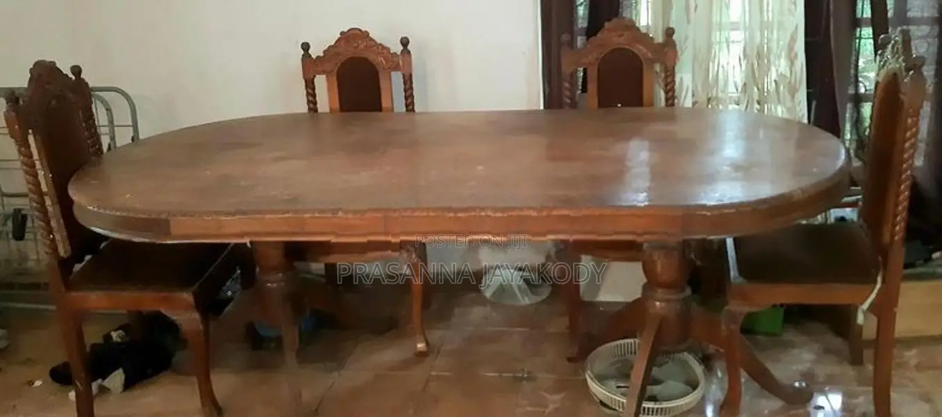 Dinning Table With Chairs