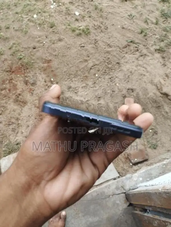 Moto G04s 64GB (Used)