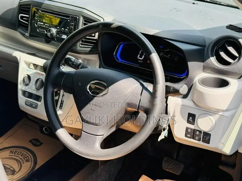 Daihatsu Mira ES X 2025