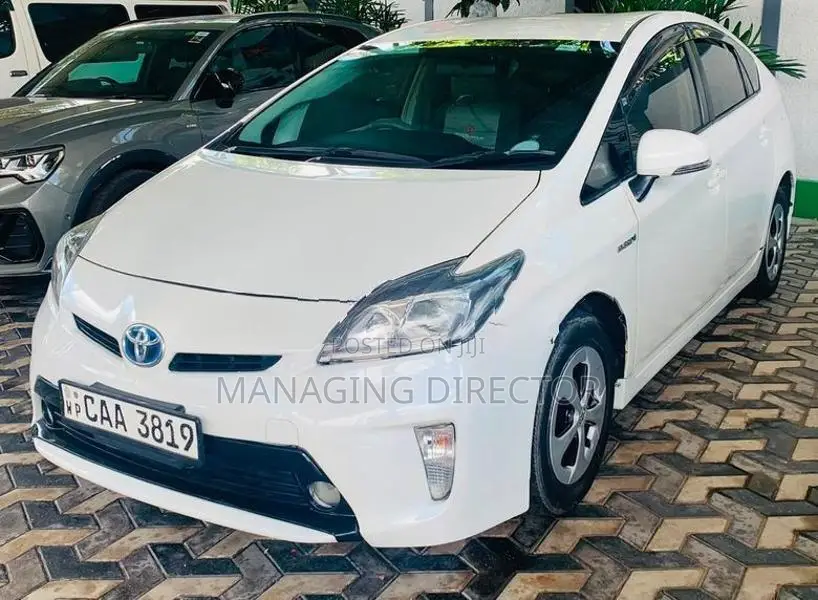 Toyota Prius S GRADE 2013