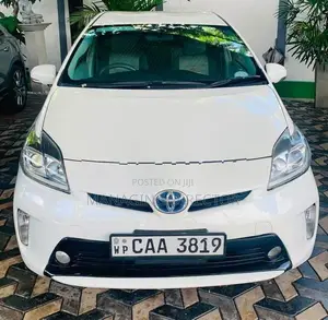 Toyota Prius S GRADE 2013