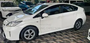Toyota Prius S GRADE 2013