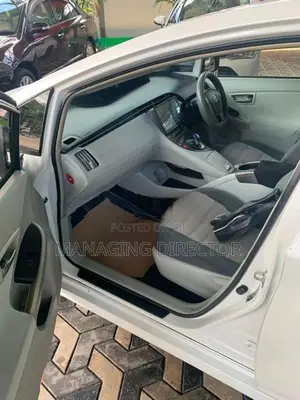 Toyota Prius S GRADE 2013