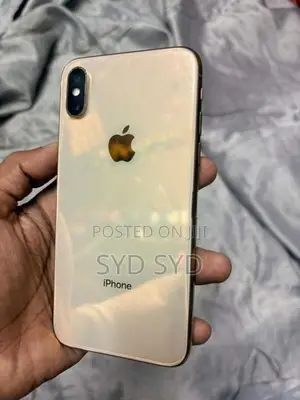 Apple iPhone XS (Used)