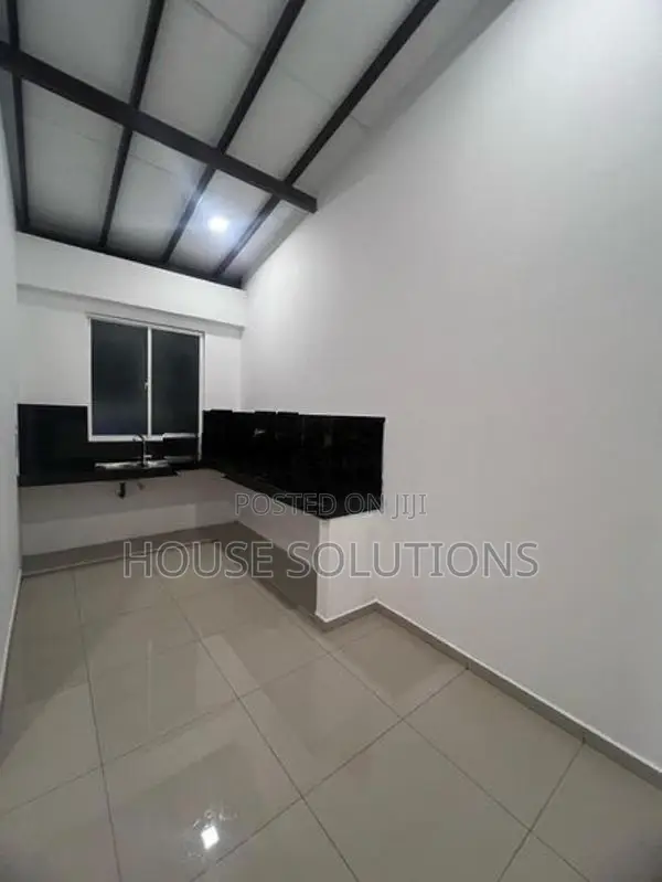 8 Unit House for Sale in Mtlavinia