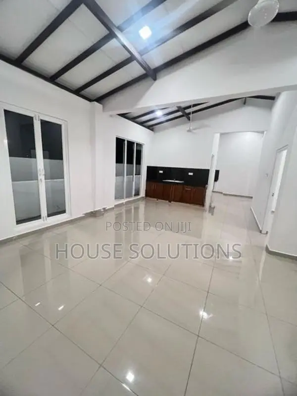 8 Unit House for Sale in Mtlavinia