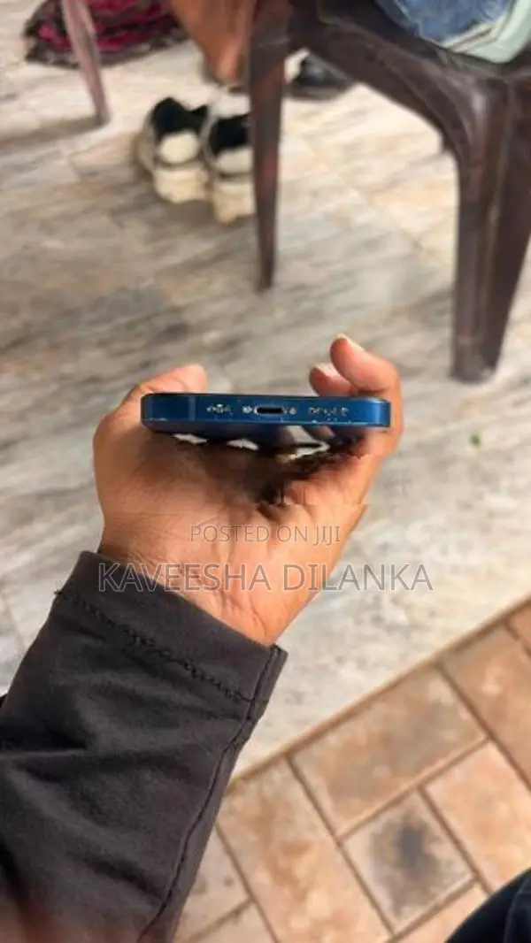 Apple iPhone 12 (Used)