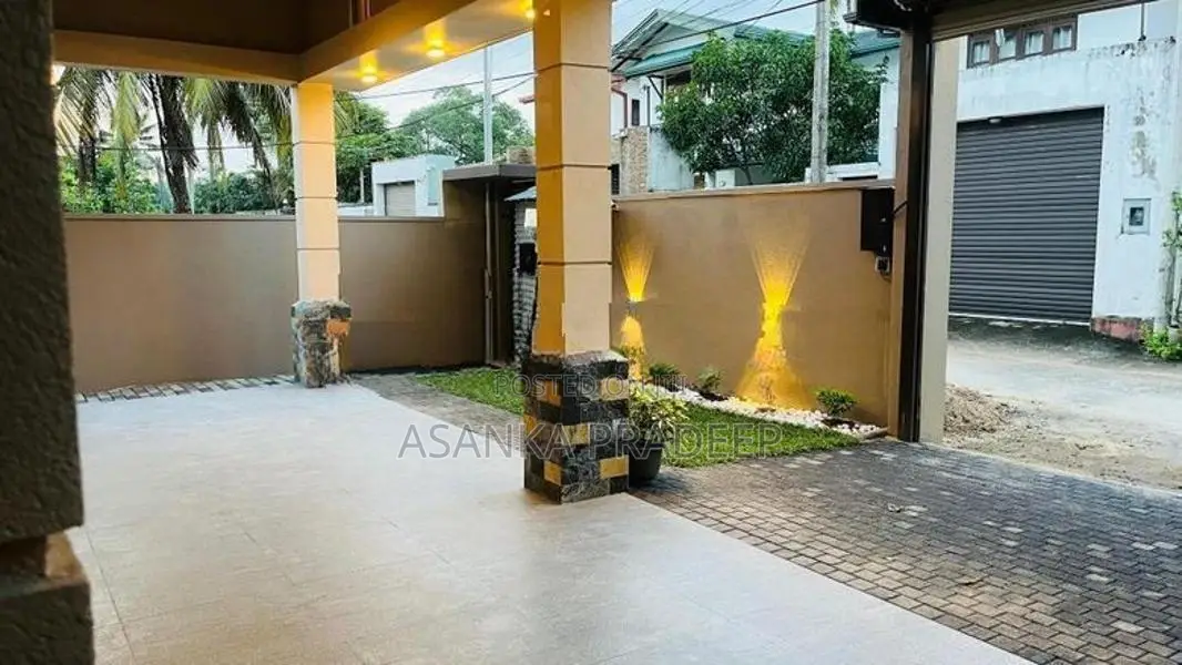අලුතින්ම ඉදිකරන ලද අතිසුඛෝපබෝගී තනිමහල් නිවස මත්තෙගොඩින් විකිනීමට(fwh7