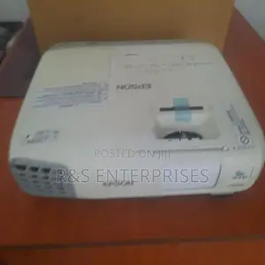 Epson 945 H Projectors