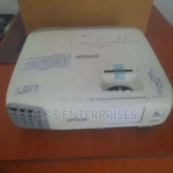 Epson 945 H Projectors